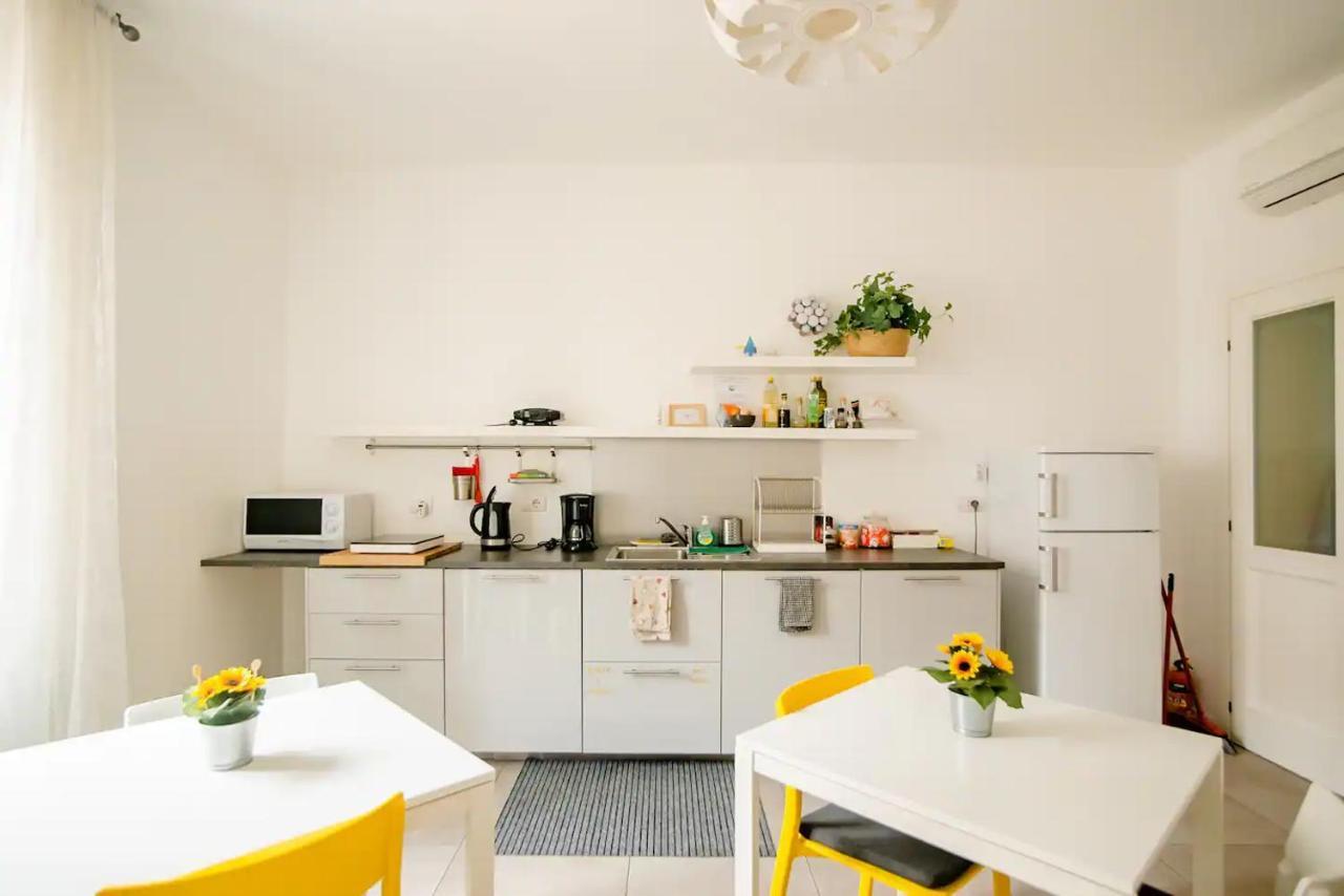 Guesthouse Tree Rooms Modern ベルガモ エクステリア 写真