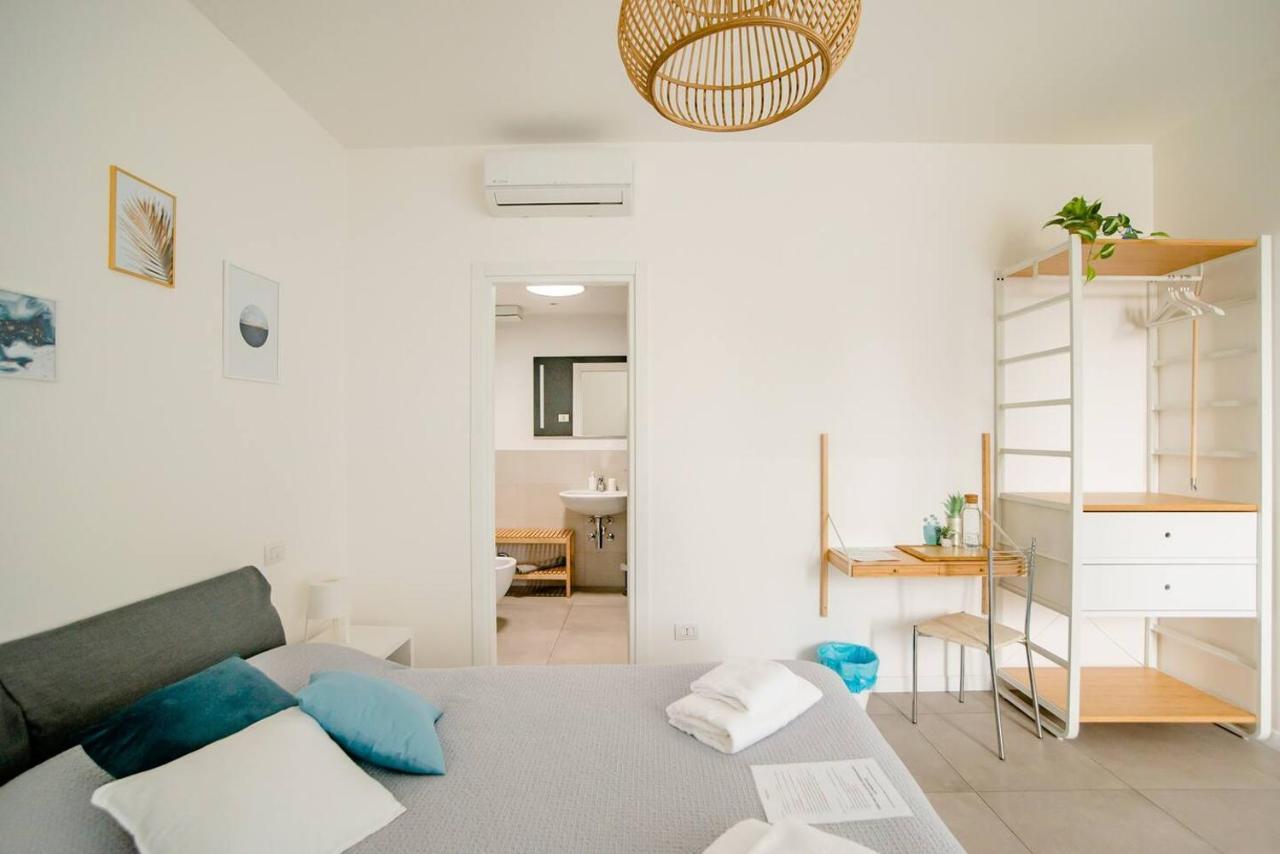 Guesthouse Tree Rooms Modern ベルガモ エクステリア 写真