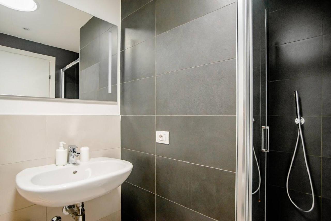 Guesthouse Tree Rooms Modern ベルガモ エクステリア 写真