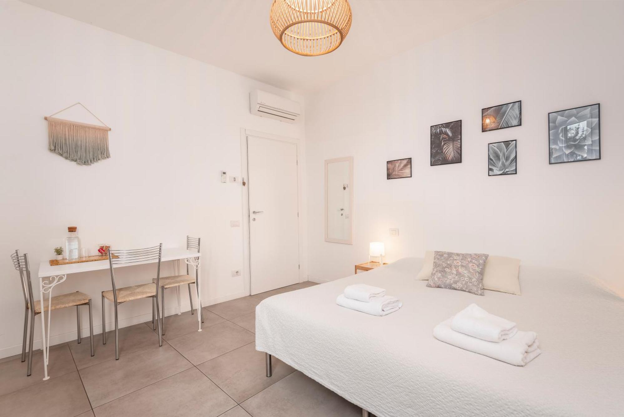 Guesthouse Tree Rooms Modern ベルガモ エクステリア 写真