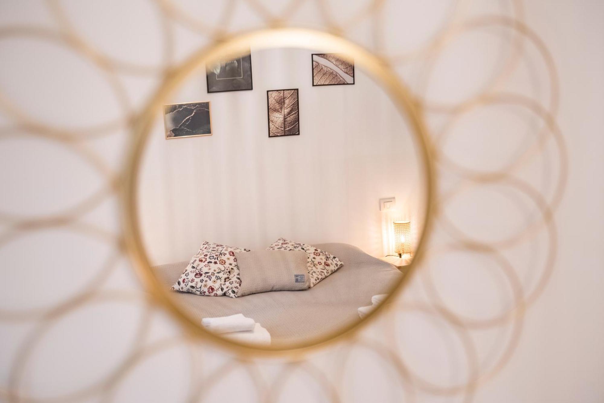 Guesthouse Tree Rooms Modern ベルガモ エクステリア 写真