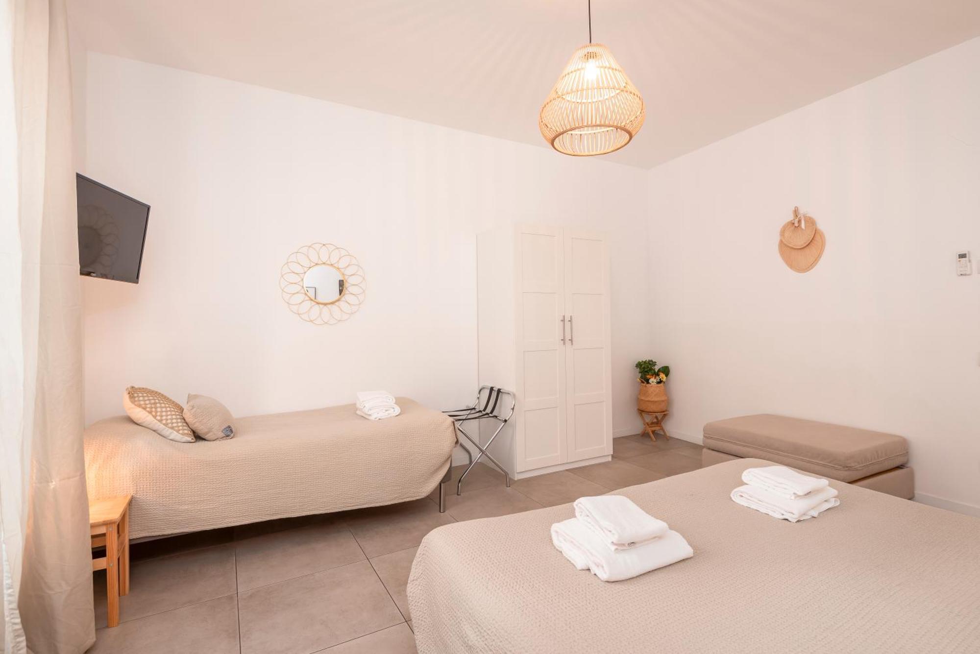 Guesthouse Tree Rooms Modern ベルガモ エクステリア 写真
